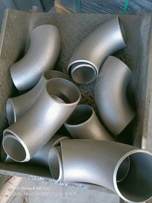 R1 R1.5 SS stoßen 90 Grad das 45 Grad-Stahlrohr A234 Wpb Grey Painting Butt Weld