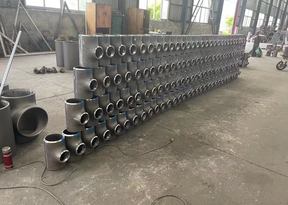 Asme B16.9 Astm A 234 Wpb, das T-Verschraubungs-Kolben-Schweißung Wp304/L 316/L S2205 S32750 verringert
