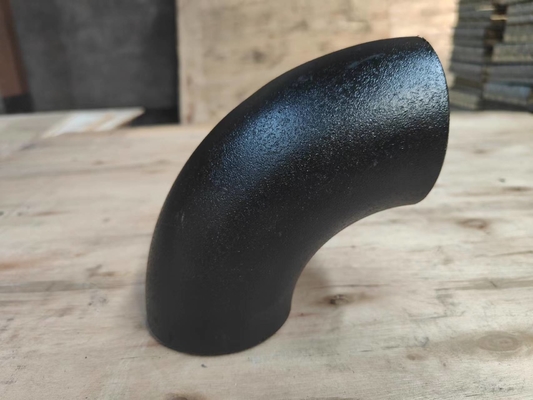 Jis schweißte Standardflussstahl-Ellbogen-Kolben Fittings-Schwarz-Malerei Q235