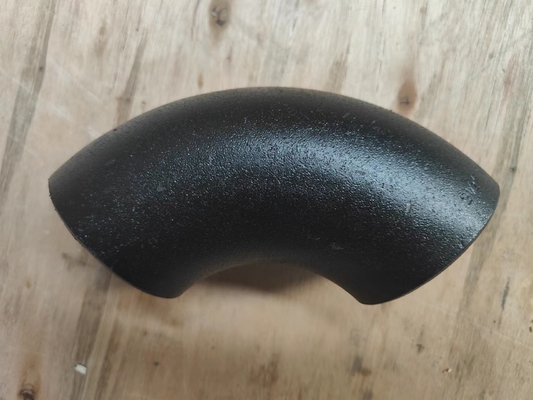 Jis schweißte Standardflussstahl-Ellbogen-Kolben Fittings-Schwarz-Malerei Q235